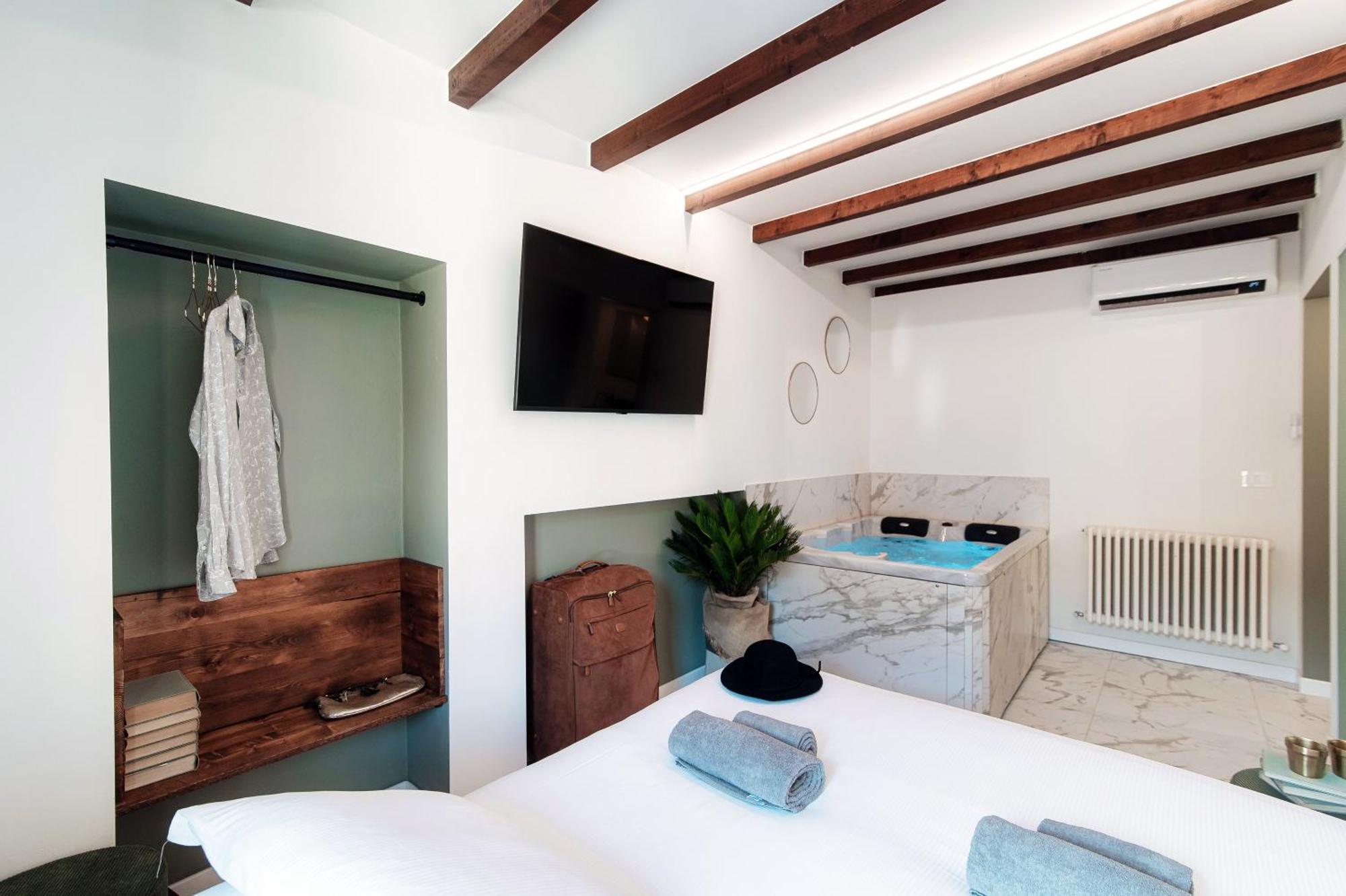 Sahara & Amazzonia Luxury Rooms- The House Of Travelers Como Kültér fotó
