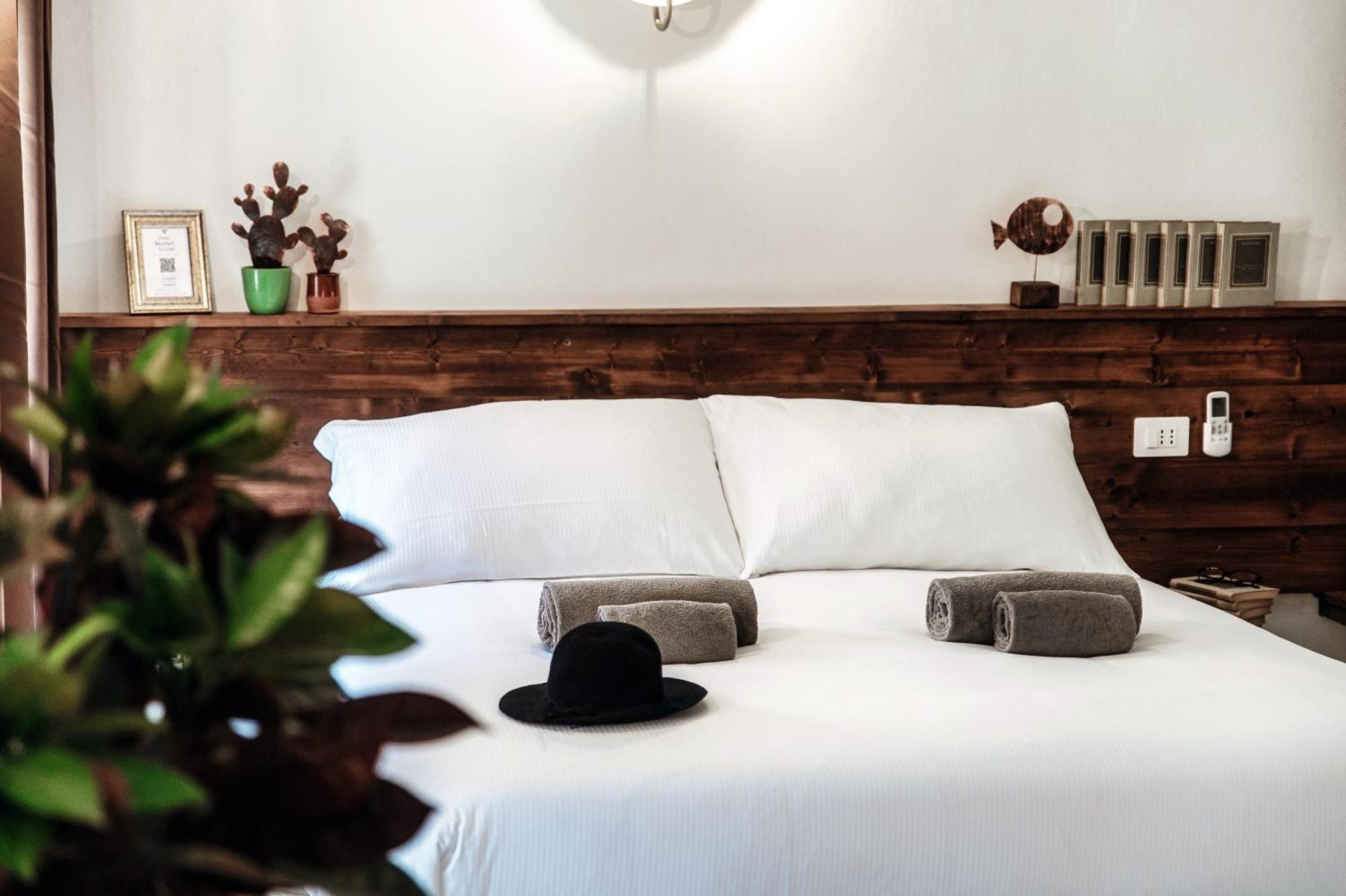 Sahara & Amazzonia Luxury Rooms- The House Of Travelers Como Kültér fotó