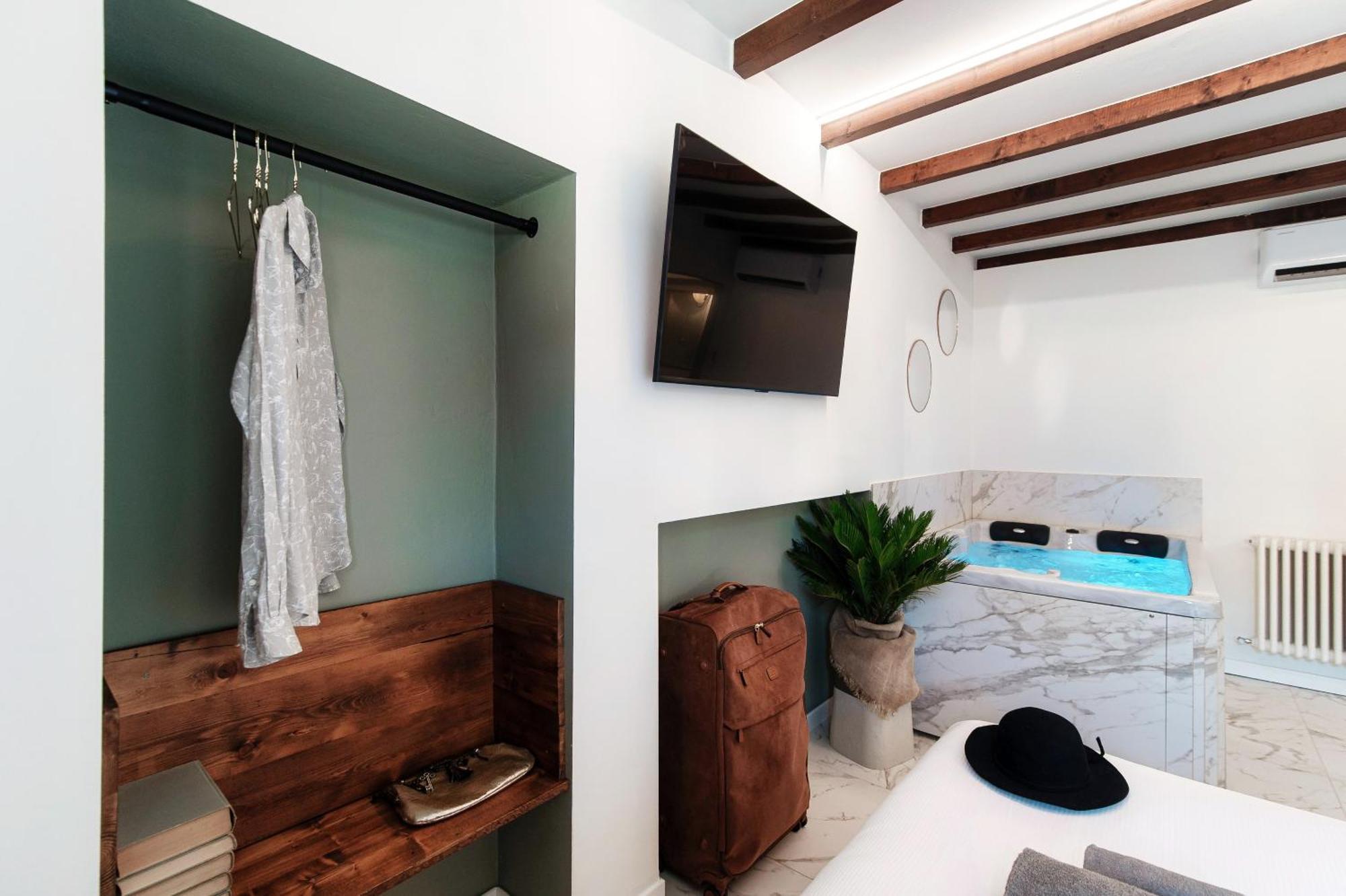 Sahara & Amazzonia Luxury Rooms- The House Of Travelers Como Kültér fotó