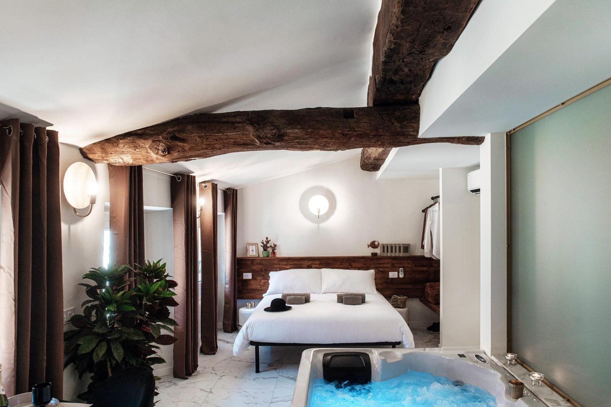 Sahara & Amazzonia Luxury Rooms- The House Of Travelers Como Kültér fotó